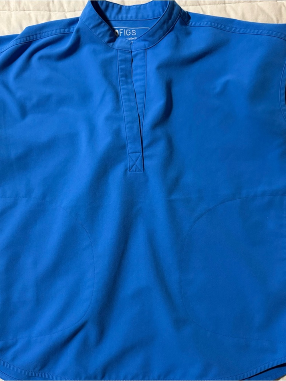 FIGS Scrub Top & Jogger Set - Picture 4 of 6